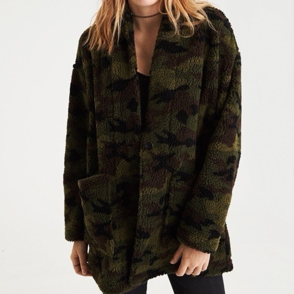 American Eagle Outfitters Camo Sherpa Teddy Jacket